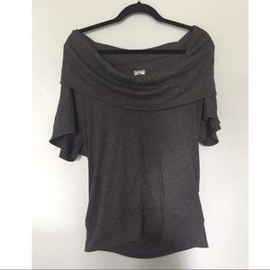 Converse | Off Shoulder Top